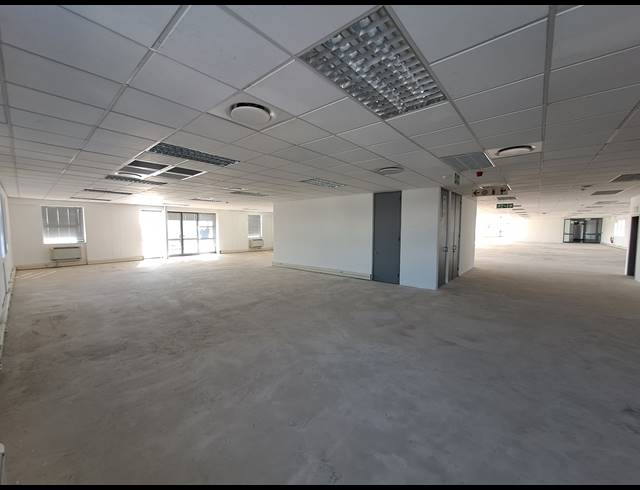 1,575M² OFFICE TO LET IN ILLOVO